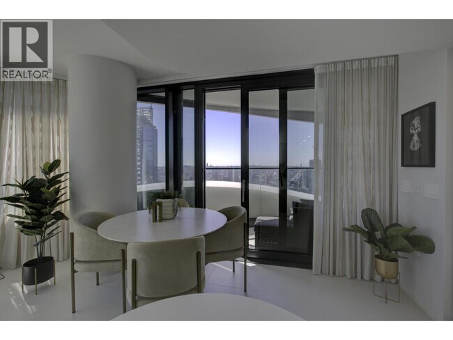 1033 Nelson St. in Vancouver, BC - Building Photo - Building Photo