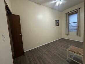 827 S Laflin St, Unit 2 in Chicago, IL - Foto de edificio - Building Photo
