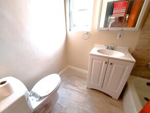 10647 Sherman Grove Ave in Los Angeles, CA - Building Photo - Building Photo