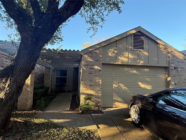 4139 Rosser Square in Dallas, TX - Building Photo