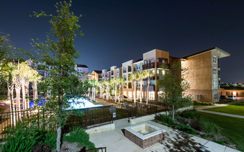 The Vance at Huebner Oaks in San Antonio, TX - Building Photo - Building Photo