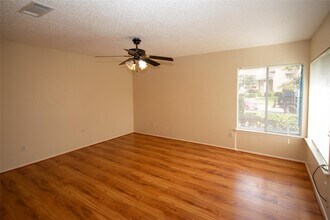 12133 Bob White Dr in Houston, TX - Building Photo - Building Photo