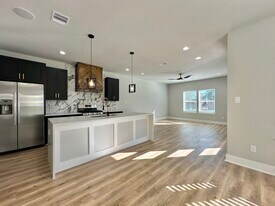 2444 Carmel St in Houston, TX - Building Photo