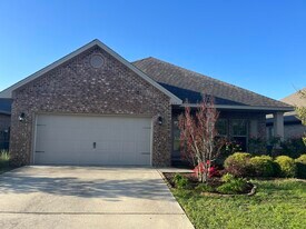 671 Teal St in Crestview, FL - Building Photo