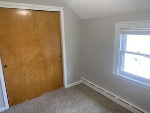 1320 Quarry Ave NW in Grand Rapids, MI - Building Photo - Building Photo