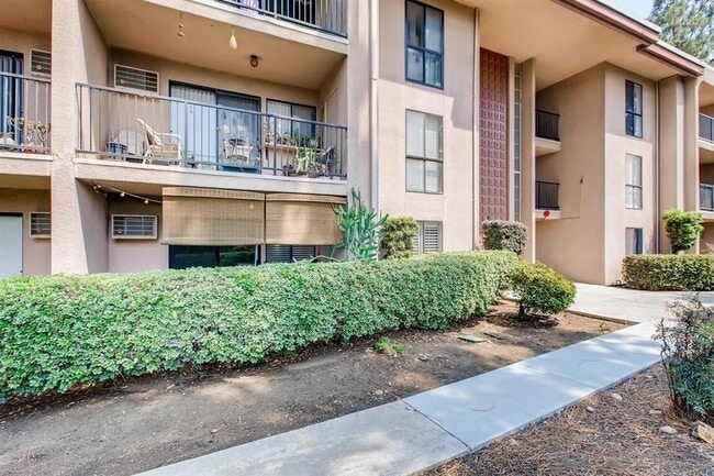 7858 Cowles Mountain Ct in San Diego, CA - Building Photo - Building Photo