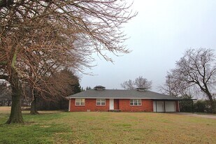 2000 Alameda in Norman, OK - Building Photo