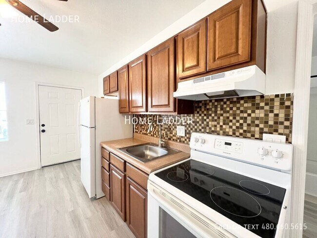 property at 2115 N Oracle Rd