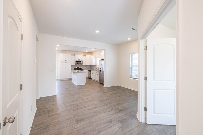 812 Scotch Meadows Loop in Monroe, NC - Building Photo - Building Photo