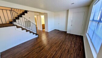 2751 Park Dale Dr in Nashville, TN - Building Photo