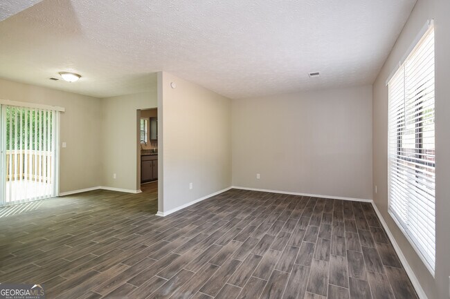 4012 Day Trail N in Ellenwood, GA - Building Photo - Building Photo