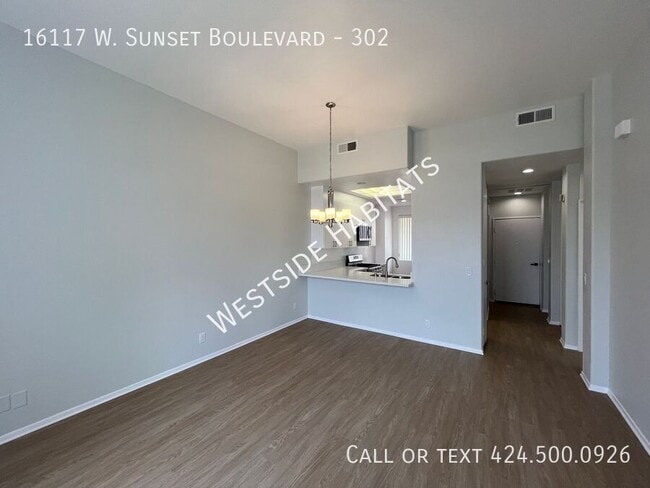 16117 W Sunset Blvd in Los Angeles, CA - Building Photo - Building Photo