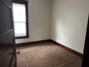 2 Romeyn Ave, Unit Floor 1 in Amsterdam, NY - Foto de edificio - Building Photo