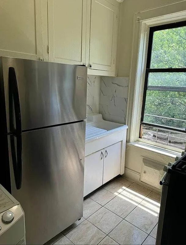 property at 1115-15 Dorchester Rd