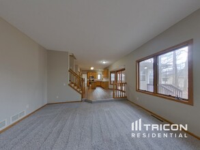 17123 Jonathan Ct in Lakeville, MN - Building Photo - Building Photo