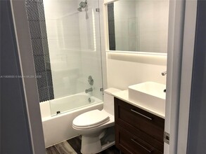 5911 NE 14th Ln in Fort Lauderdale, FL - Building Photo - Building Photo