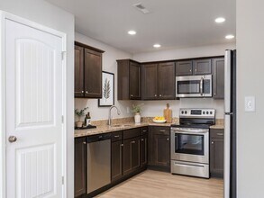 115 SW Marigold St in Blue Springs, MO - Building Photo - Building Photo