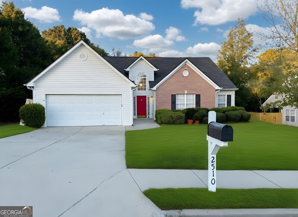 2510 Cordillo Dr in Dacula, GA - Foto de edificio