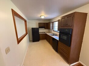 6104 NW 51 Terrace in Kansas City, MO - Building Photo - Building Photo