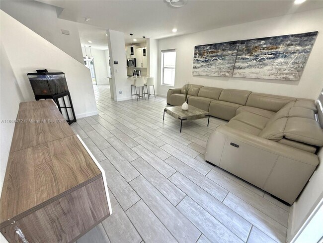 507 NE 6th Ct in Florida City, FL - Building Photo - Building Photo
