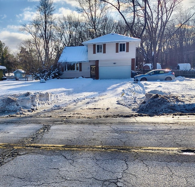 property at 37910 Aurora Rd