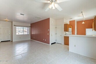 3781 S Avenida de Encino in Green Valley, AZ - Building Photo - Building Photo