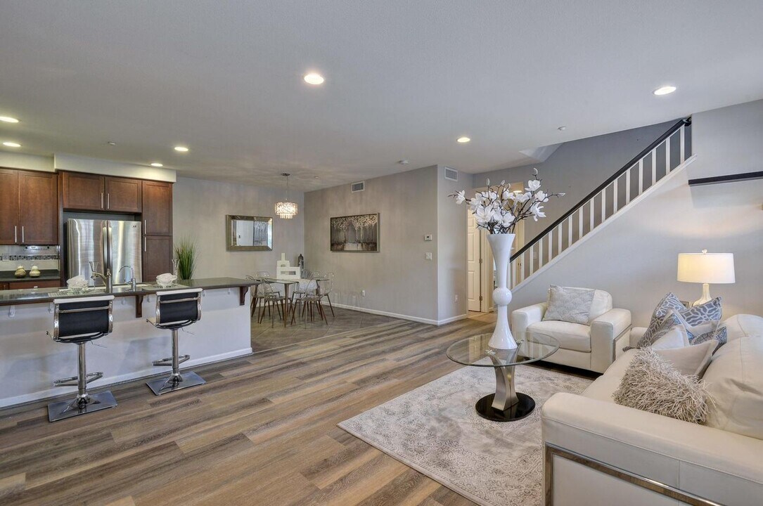 919 Gaspar Vis in San Jose, CA - Building Photo