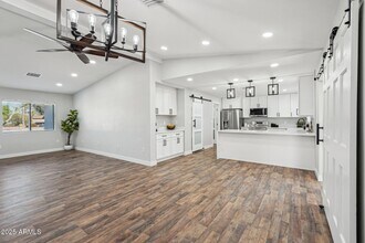 13216 N 48th Pl in Scottsdale, AZ - Building Photo - Building Photo