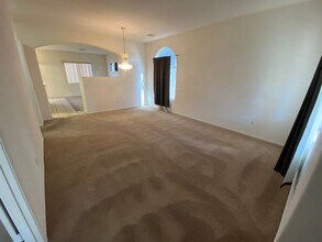 1318 Passiflora Dr in Henderson, NV - Building Photo - Building Photo