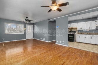 135 Dundee Cir in St. Louis, MO - Building Photo - Building Photo