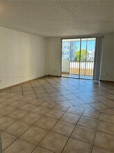 16400 NE 17th Ave in North Miami Beach, FL - Foto de edificio - Building Photo