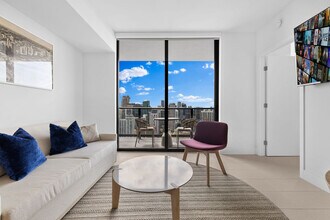 159 NE 6th St in Miami, FL - Foto de edificio - Building Photo