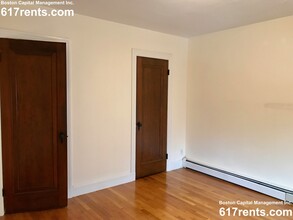 8 Mount Ida St, Unit 7 in Newton, MA - Building Photo - Building Photo