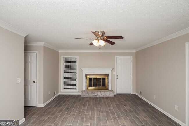 4825 W Mceachern Woods Dr in Powder Springs, GA - Building Photo - Building Photo