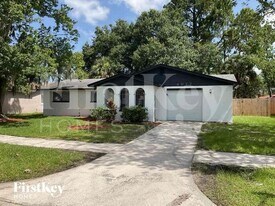 4077 Huntington Forest Blvd in Jacksonville, FL - Building Photo
