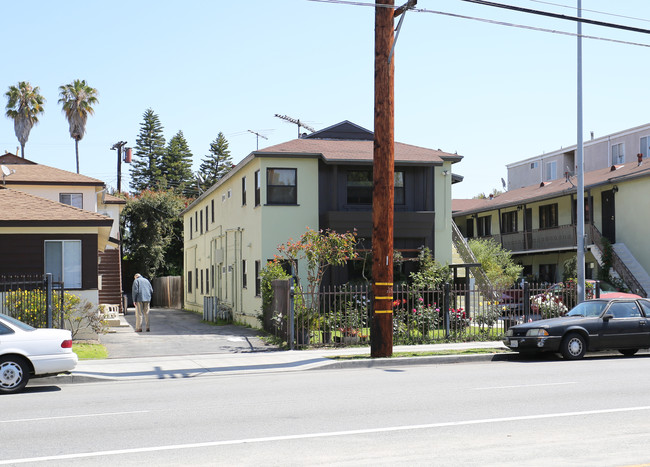 4416 S Centinela Ave in Los Angeles, CA - Building Photo - Building Photo