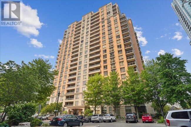 5229-5229 Dundas St W in Toronto, ON - Building Photo - Building Photo