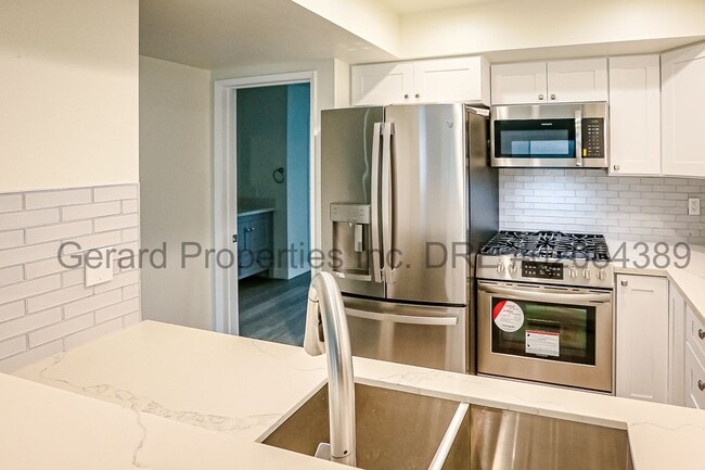 18674 Applewood Dr in Huntington Beach, CA - Building Photo - Building Photo