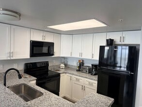2000 N Ocean Blvd in Myrtle Beach, SC - Building Photo - Building Photo