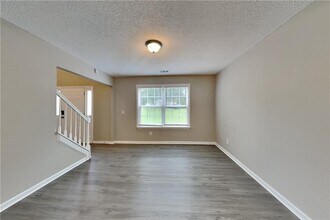 1128 Grandview Cir in Powder Springs, GA - Building Photo - Building Photo