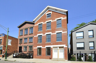 Clybourn Manor Apartments