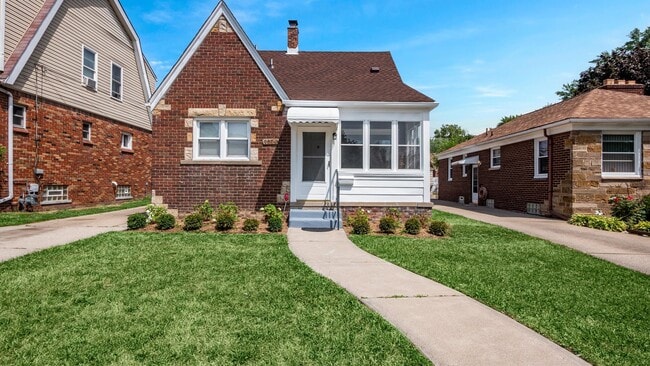 property at 1074 Moran Ave