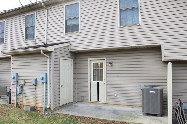 189 Griffin Ln in Broadway, VA - Building Photo - Building Photo