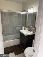 7608 Heritage Dr in Annandale, VA - Building Photo - Building Photo
