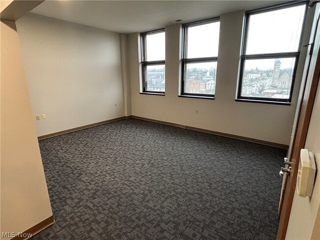 59 Lincoln Way E in Massillon, OH - Foto de edificio - Building Photo