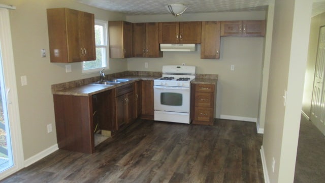 310 Trumbull Dr in Niles, OH - Foto de edificio - Building Photo