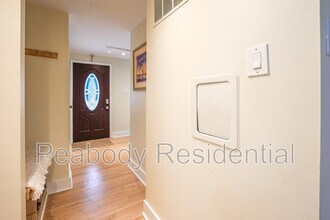 8755 Cold Plain Ct in Springfield, VA - Building Photo - Building Photo
