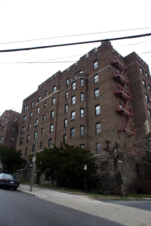 28-30 Locust Hill Ave in Yonkers, NY - Building Photo