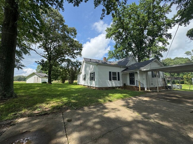 381 Pair Rd in Martin, TN - Building Photo - Building Photo