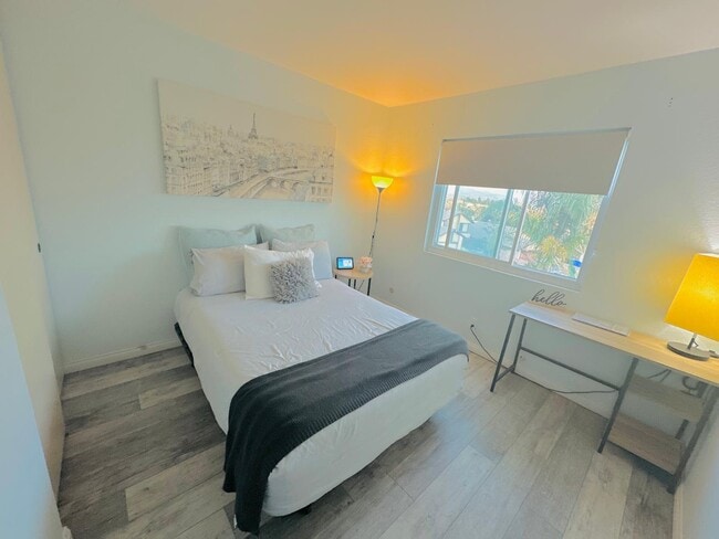 6935 Simi Pl in San Diego, CA - Building Photo - Building Photo